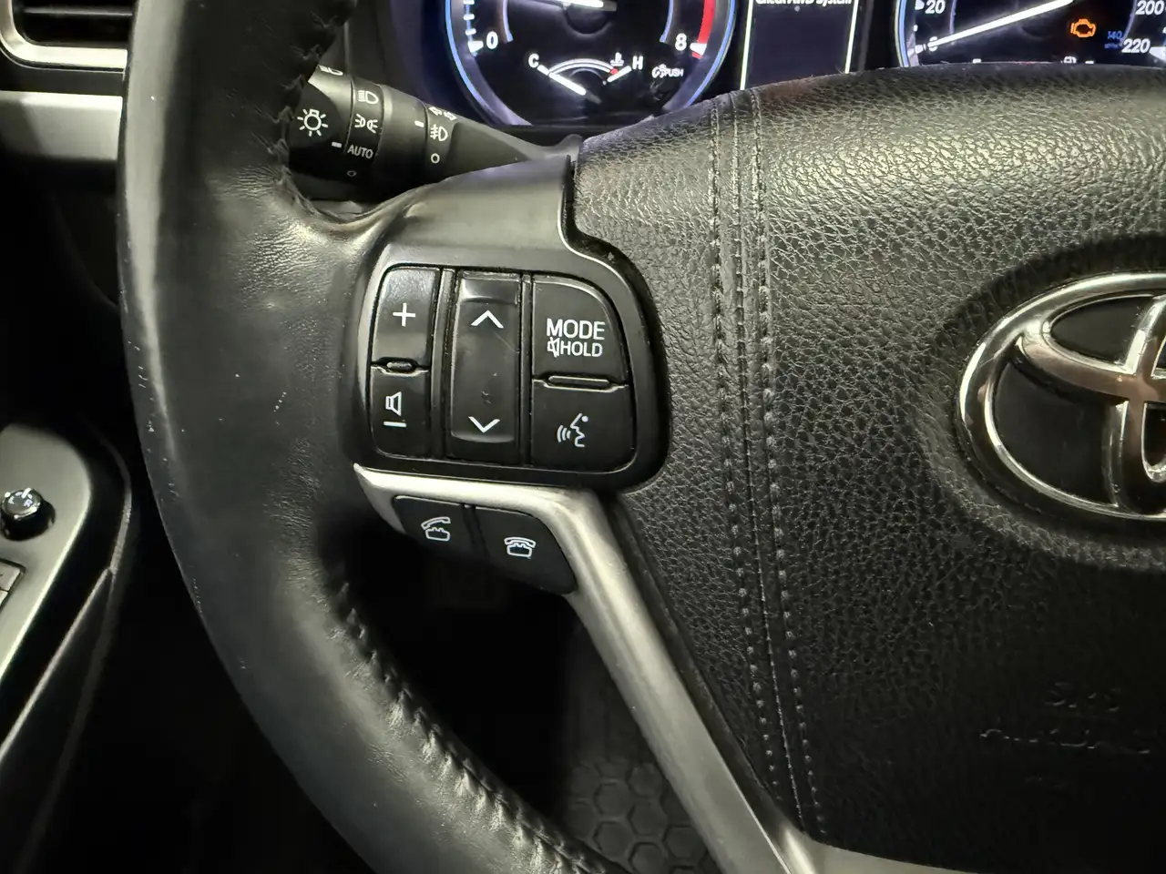 Toyota Highlander photo Toyota Highlander