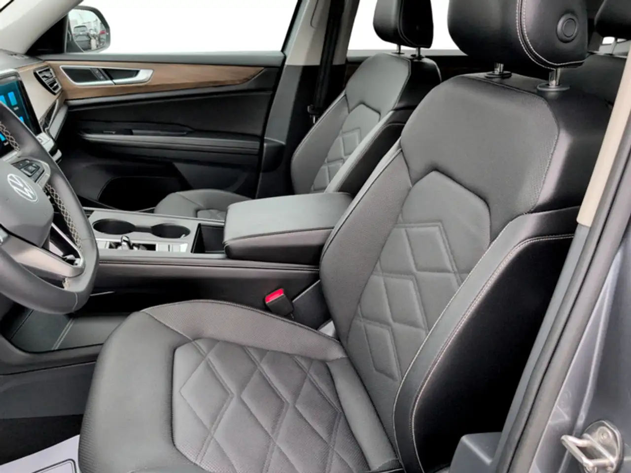 Volkswagen Atlas снимка Volkswagen Atlas