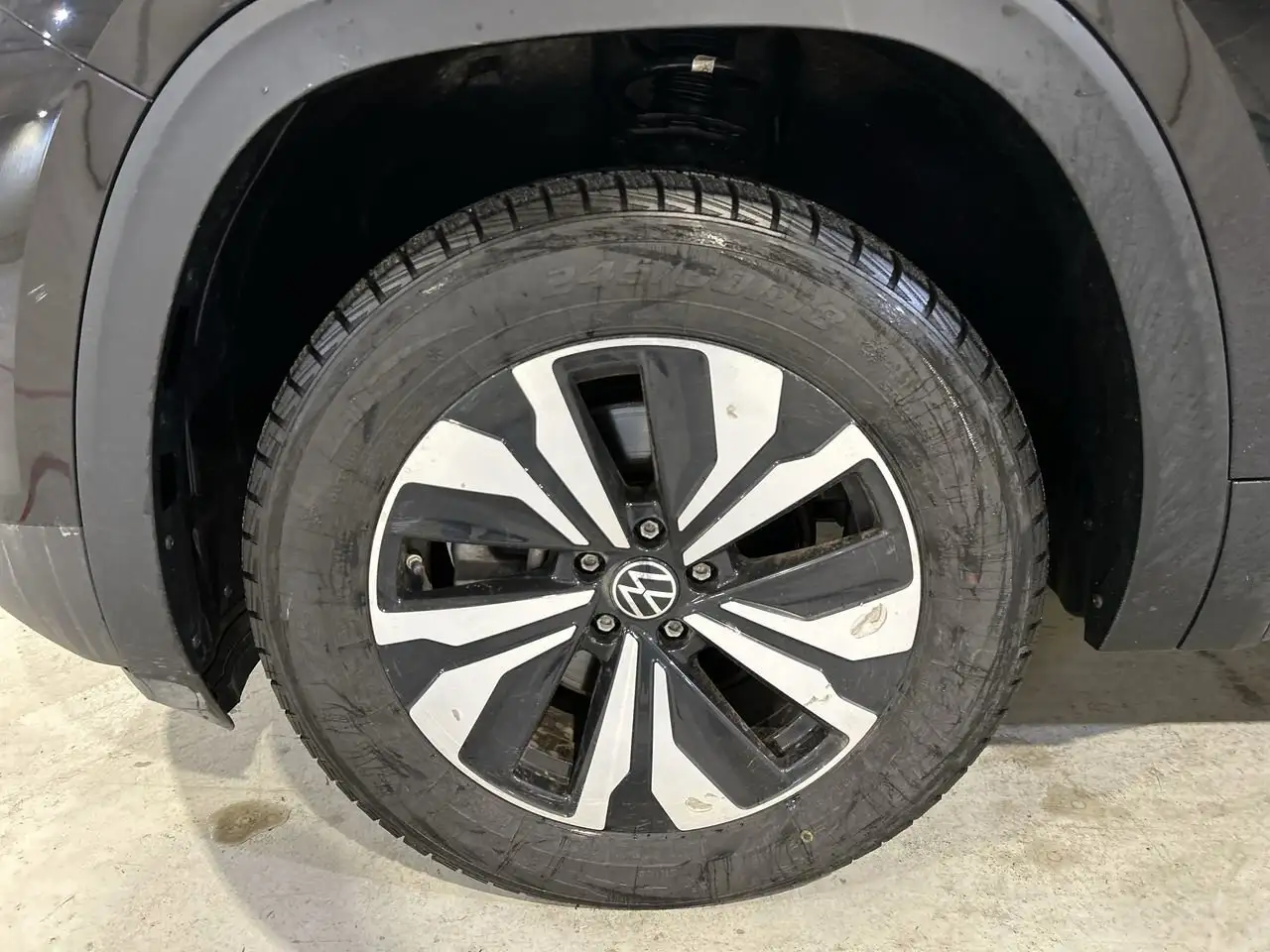 Volkswagen Atlas снимка Volkswagen Atlas