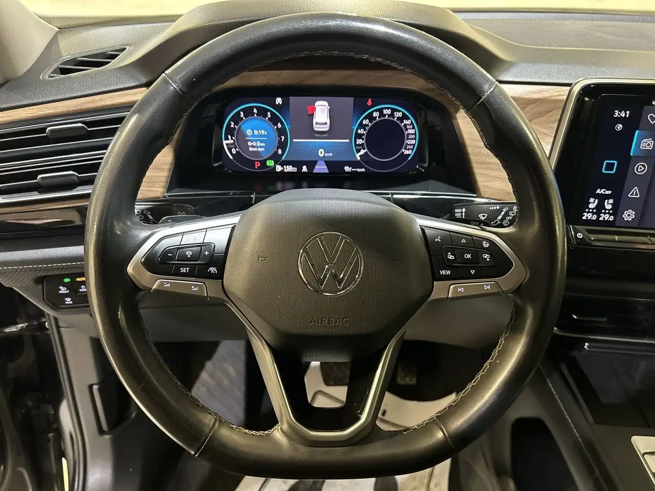 Volkswagen Atlas снимка Volkswagen Atlas
