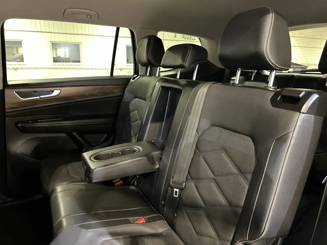 Volkswagen Atlas снимка Volkswagen Atlas