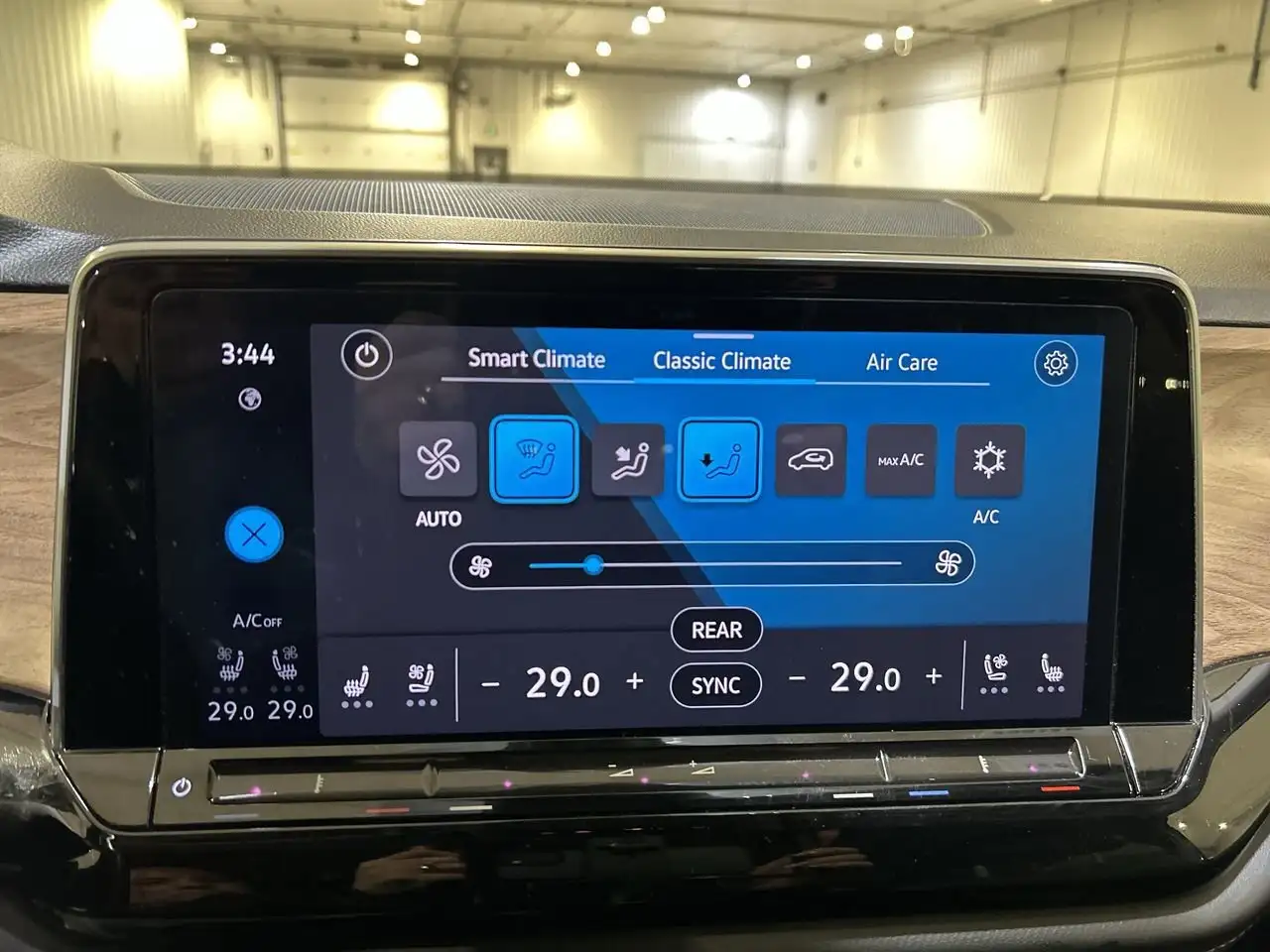 Volkswagen Atlas снимка Volkswagen Atlas