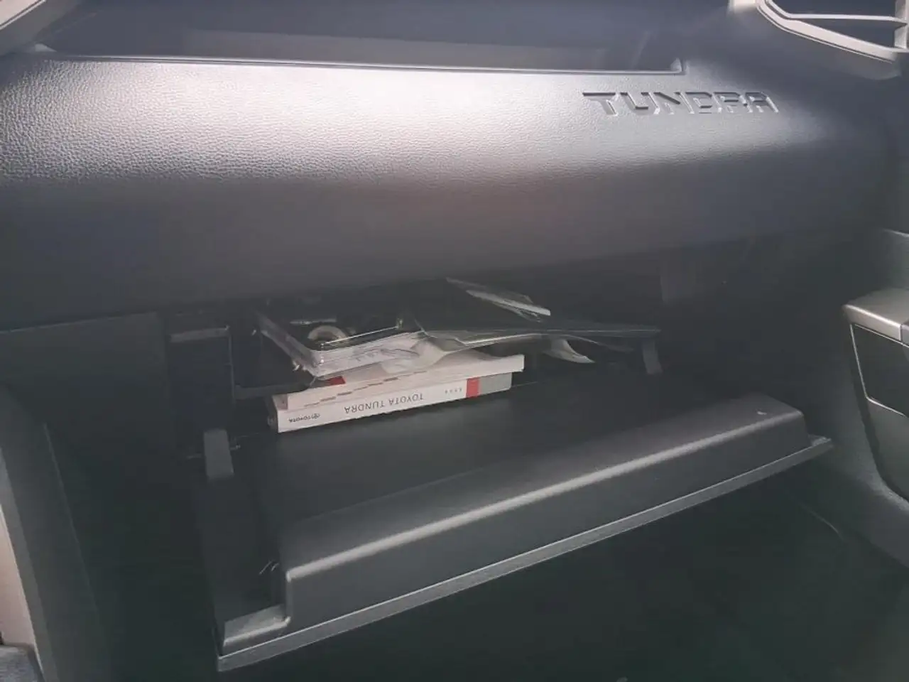 Toyota Tundra снимка Toyota Tundra