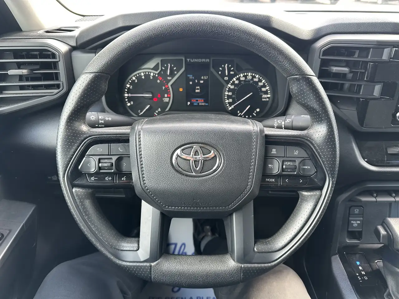 Toyota Tundra снимка Toyota Tundra
