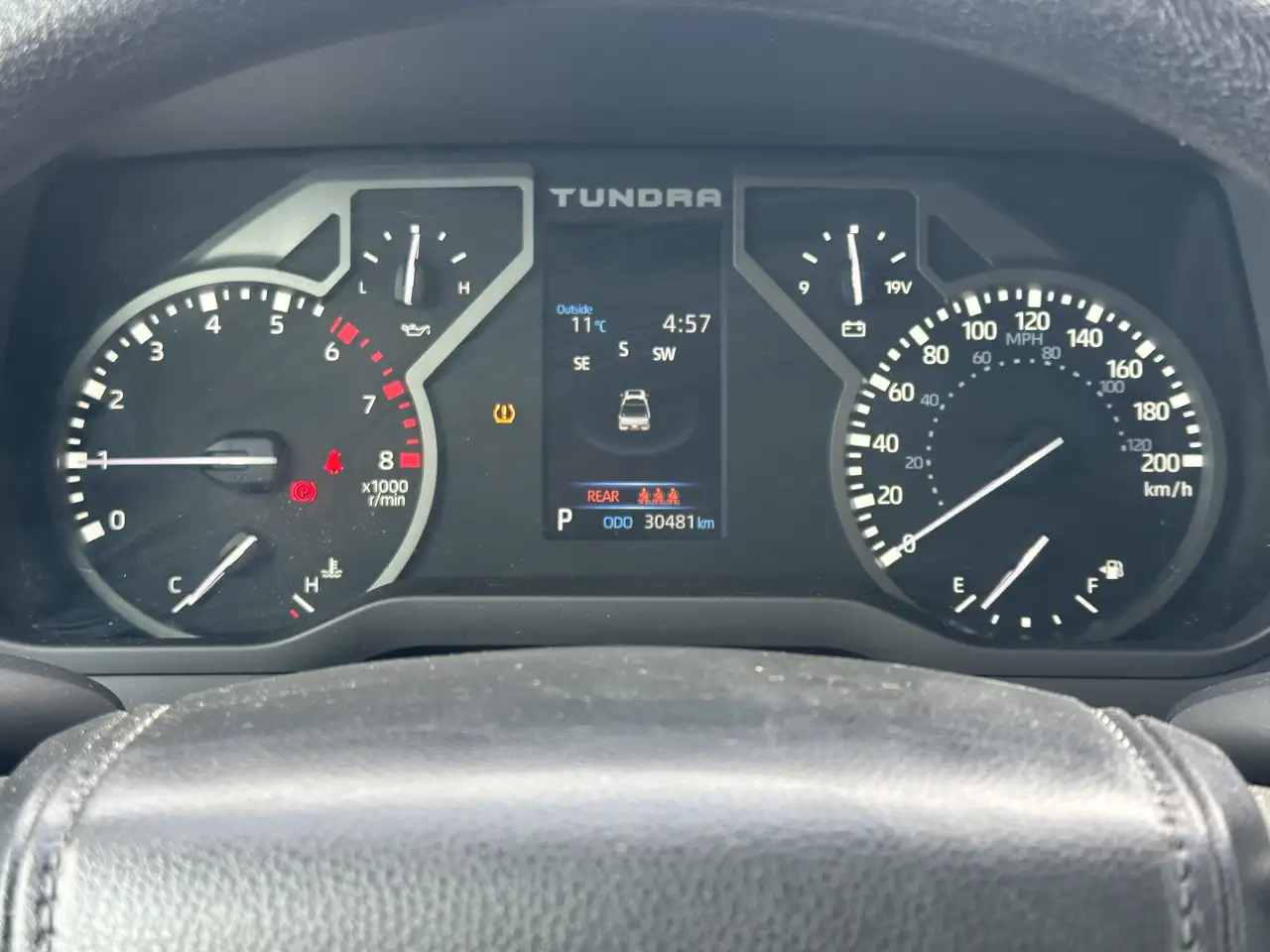 Toyota Tundra снимка Toyota Tundra
