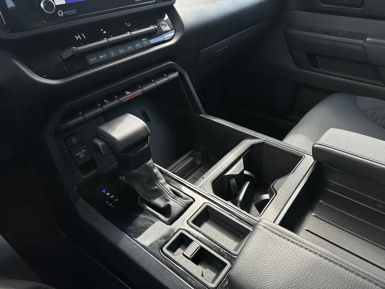 Toyota Tundra снимка Toyota Tundra