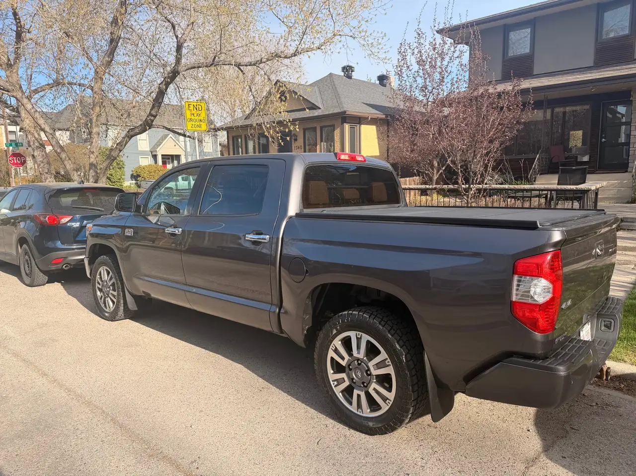 Toyota Tundra снимка Toyota Tundra