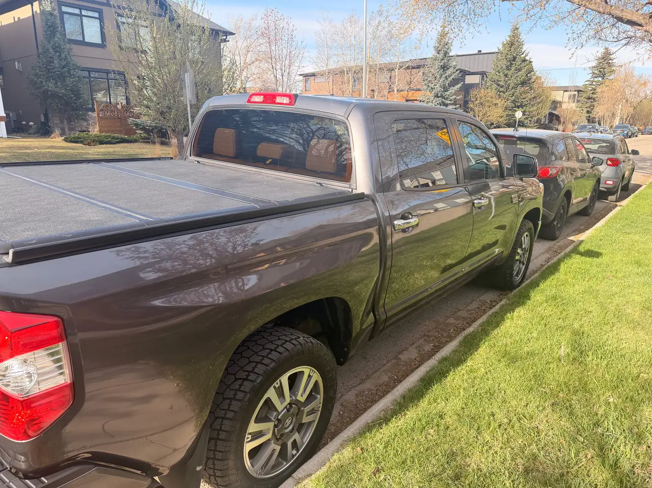 Toyota Tundra снимка Toyota Tundra
