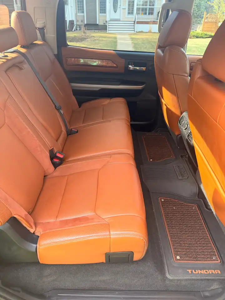 Toyota Tundra снимка Toyota Tundra
