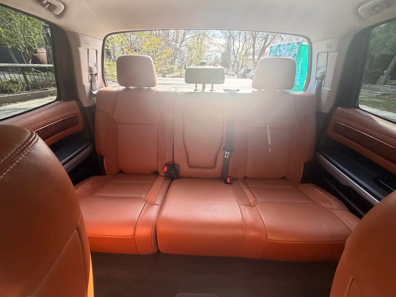 Toyota Tundra снимка Toyota Tundra