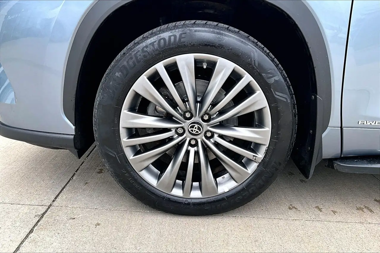 Toyota Highlander снимка Toyota Highlander