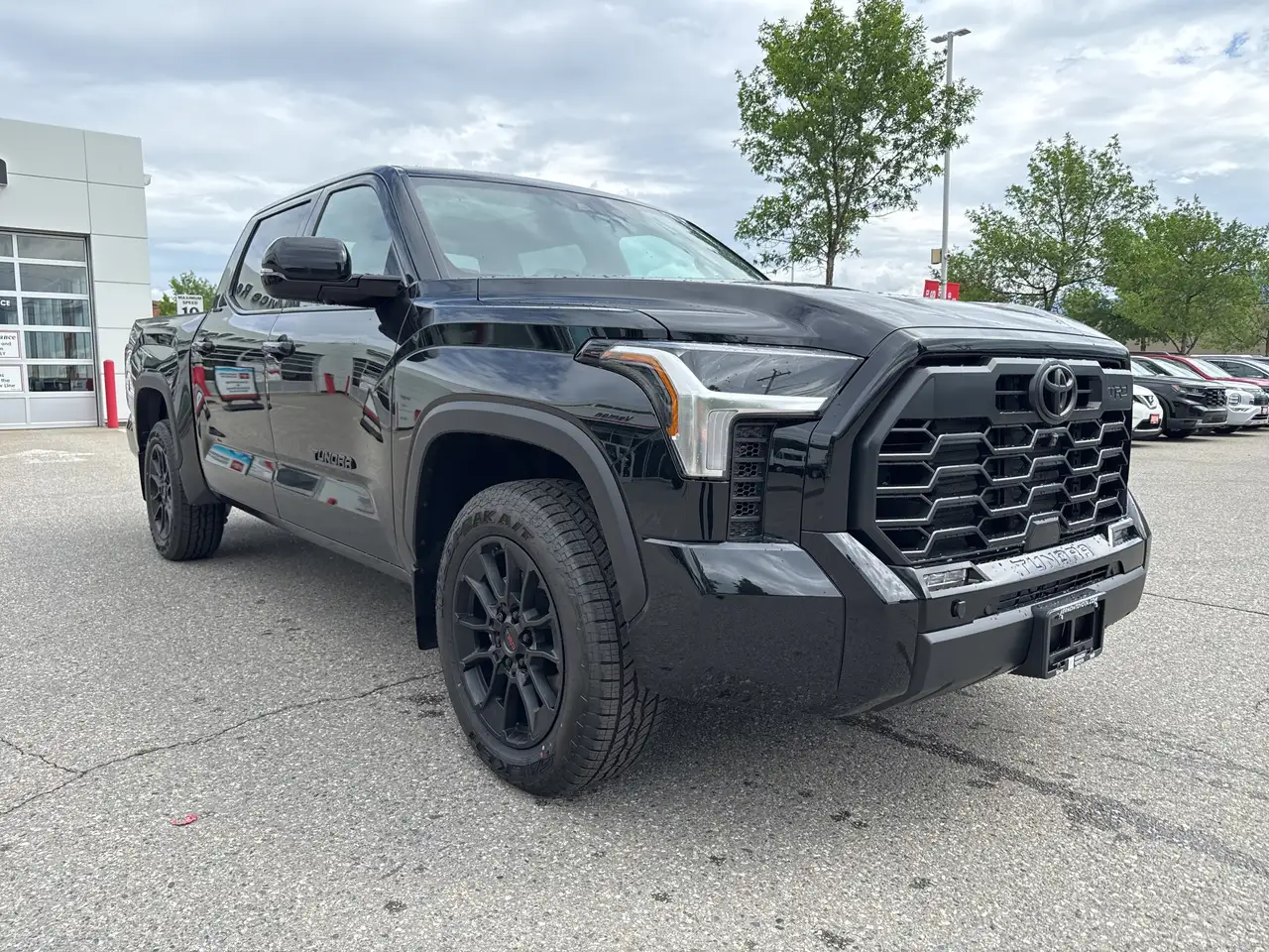 Toyota Tundra снимка Toyota Tundra