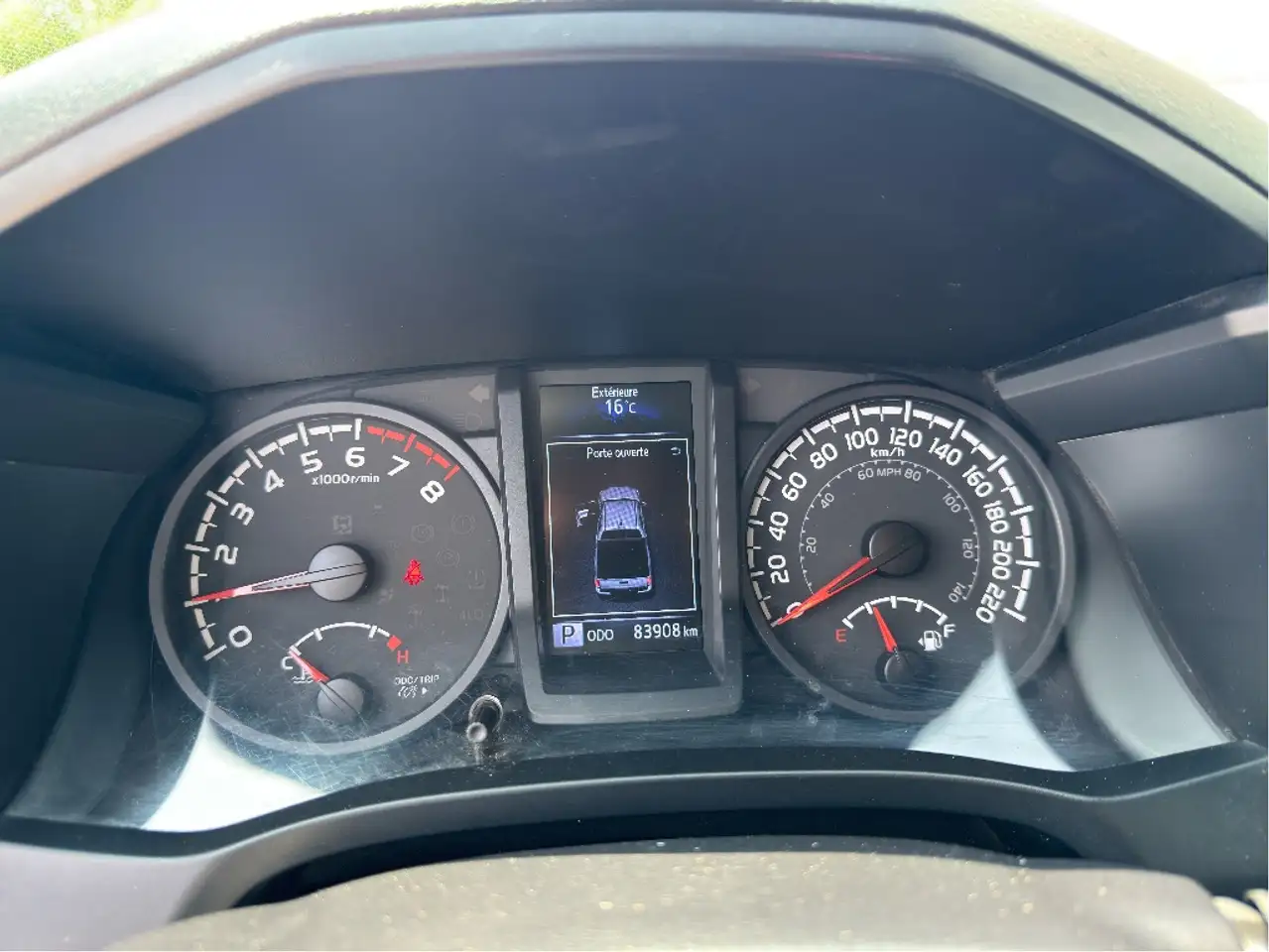 Toyota Tacoma снимка Toyota Tacoma