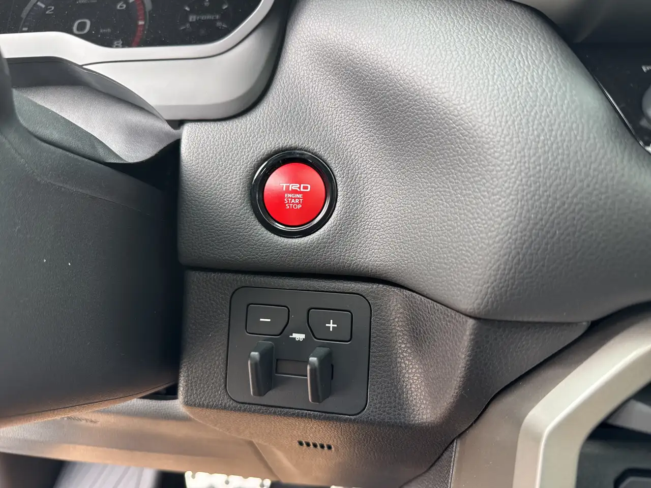 Toyota Tundra снимка Toyota Tundra