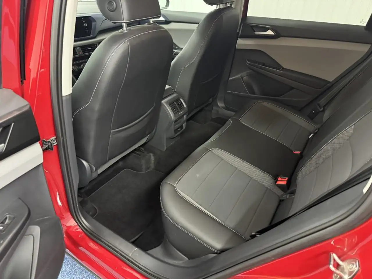 Volkswagen Taos снимка Volkswagen Taos