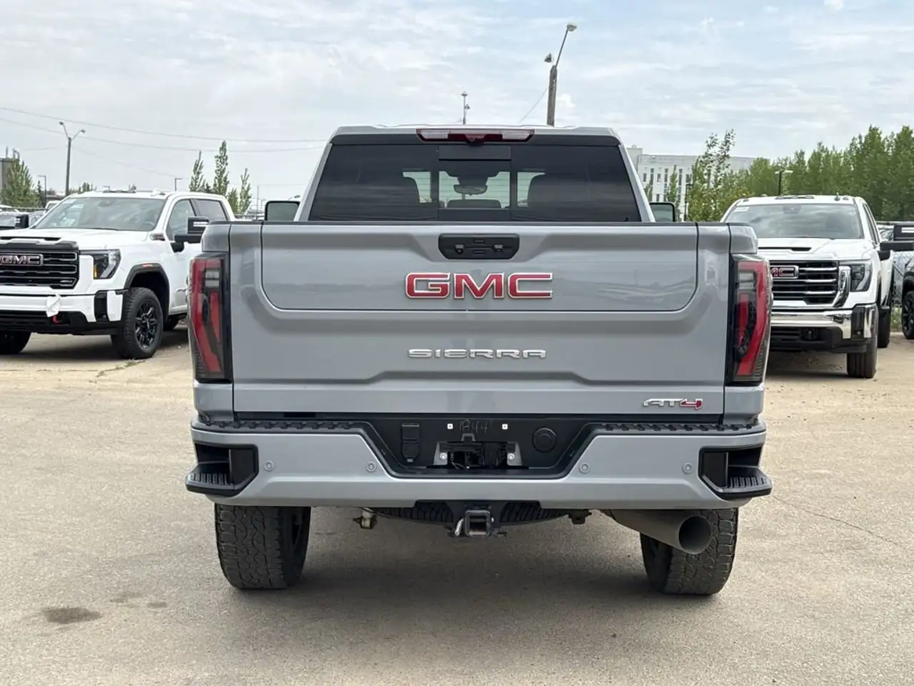 GMC Sierra 2500HD photo GMC Sierra 2500HD