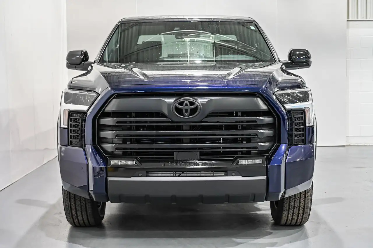 Toyota Tundra снимка Toyota Tundra