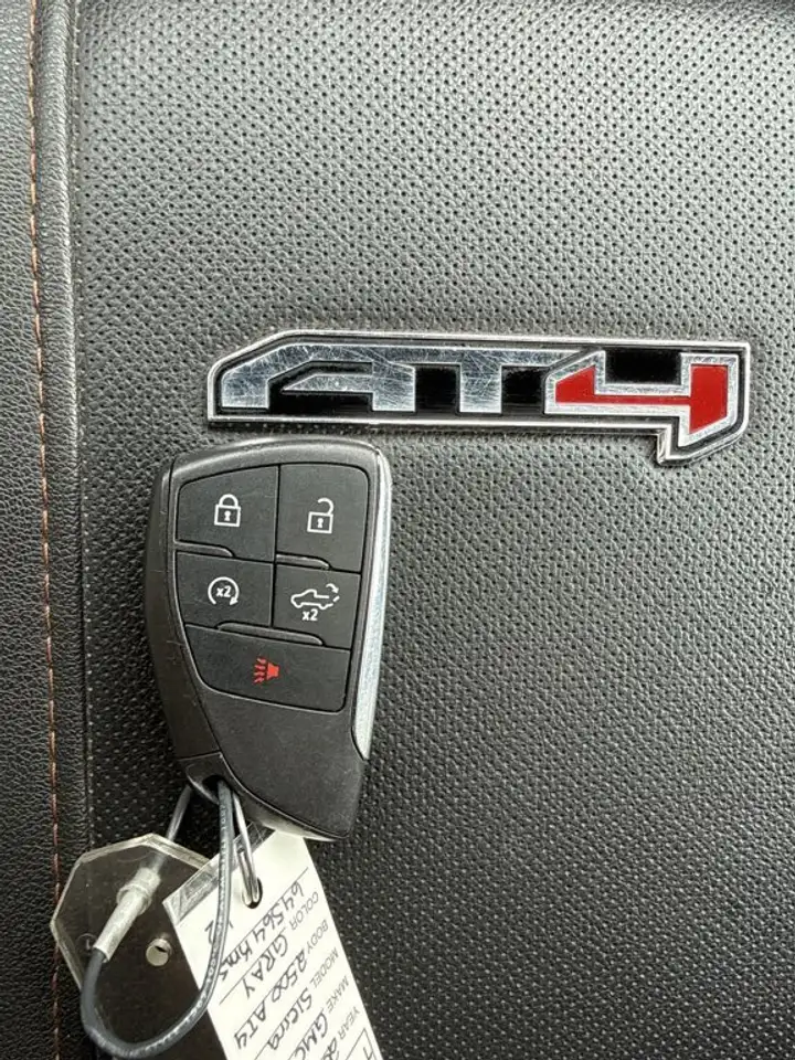 GMC Sierra 2500HD photo GMC Sierra 2500HD