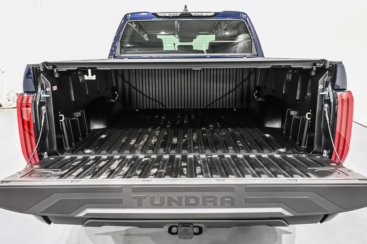Toyota Tundra снимка Toyota Tundra
