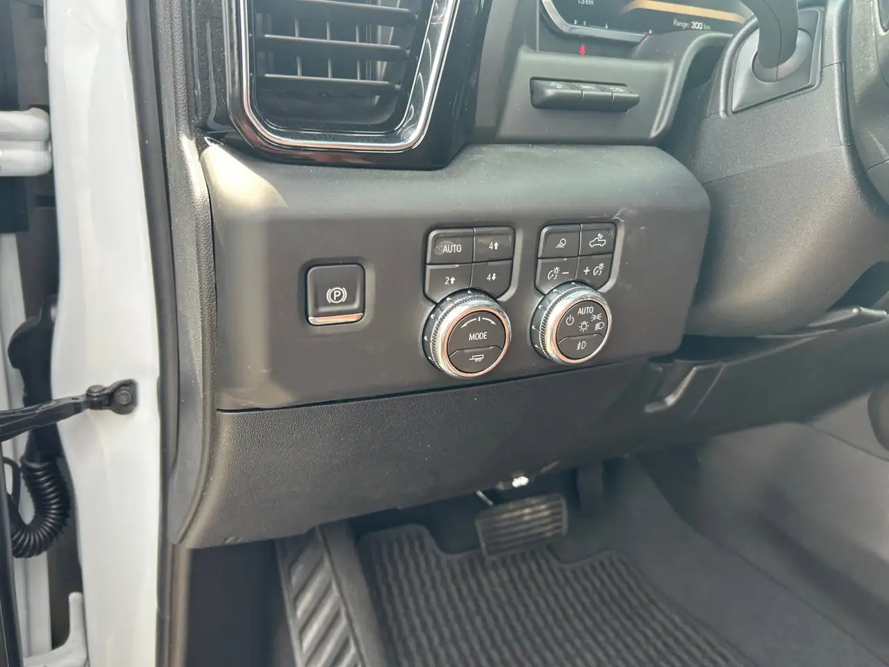 GMC Sierra 2500HD снимка GMC Sierra 2500HD