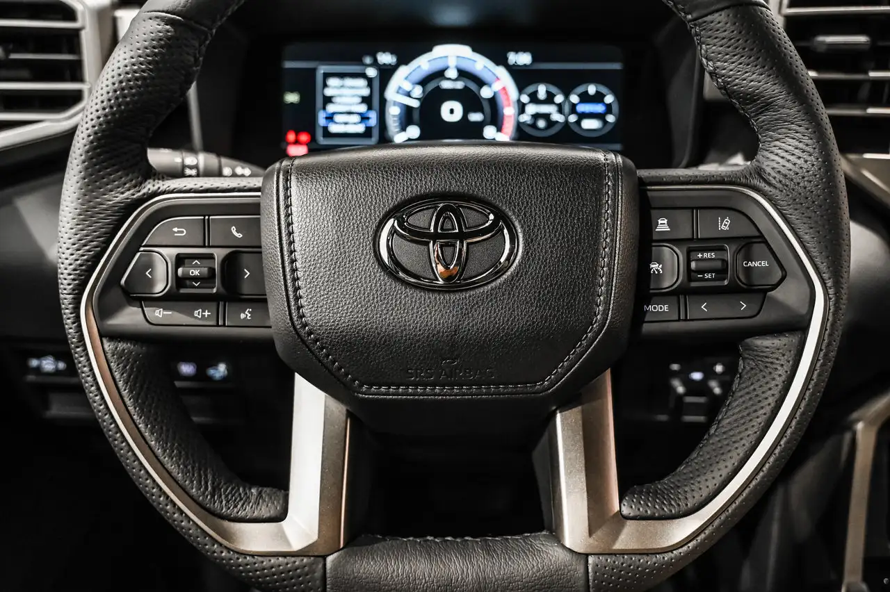 Toyota Tundra снимка Toyota Tundra