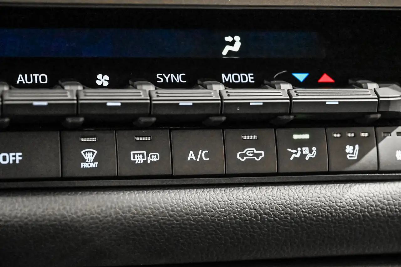 Toyota Tundra снимка Toyota Tundra