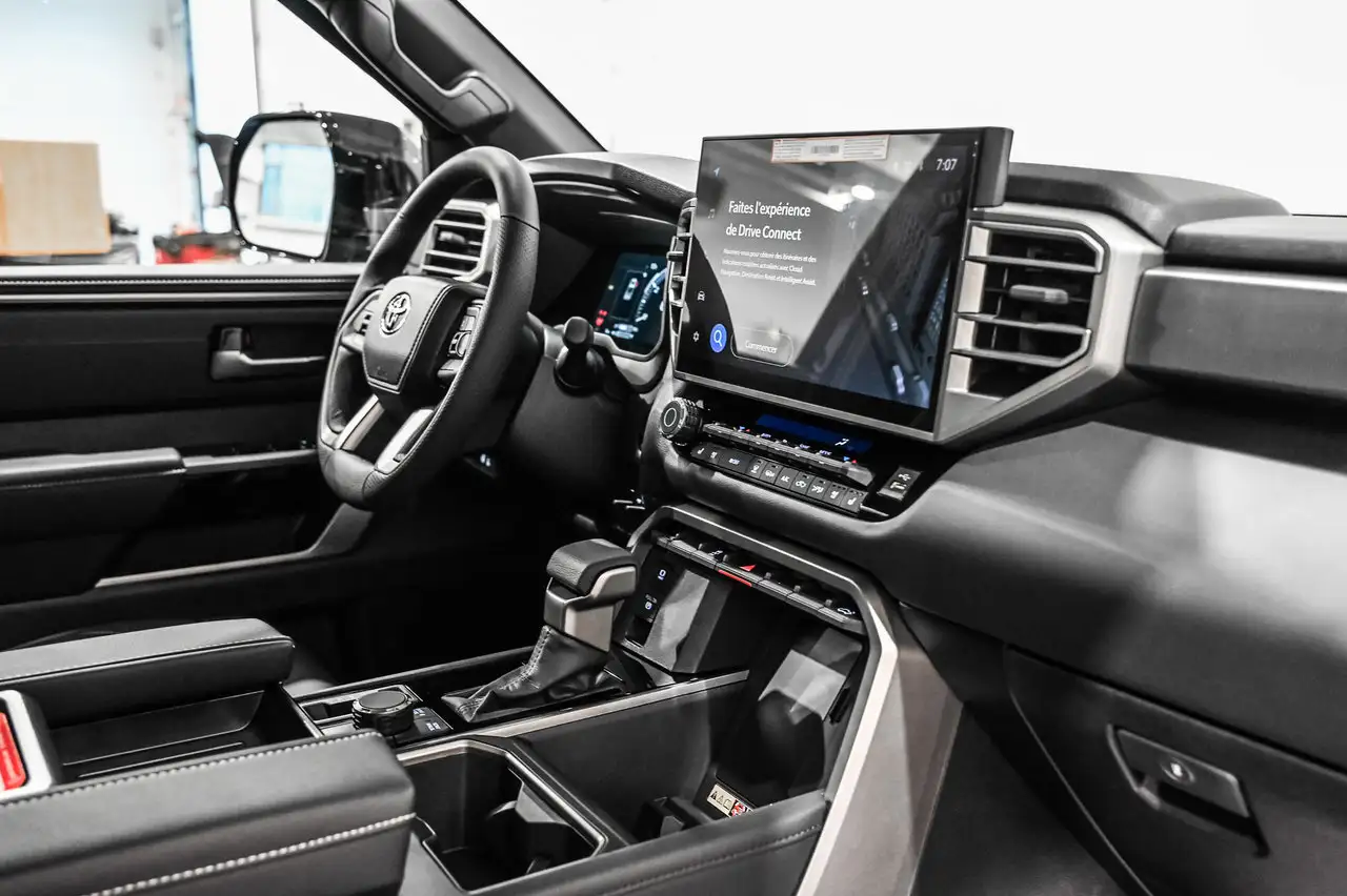 Toyota Tundra снимка Toyota Tundra