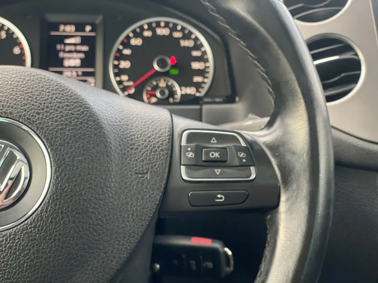 Volkswagen Tiguan снимка Volkswagen Tiguan