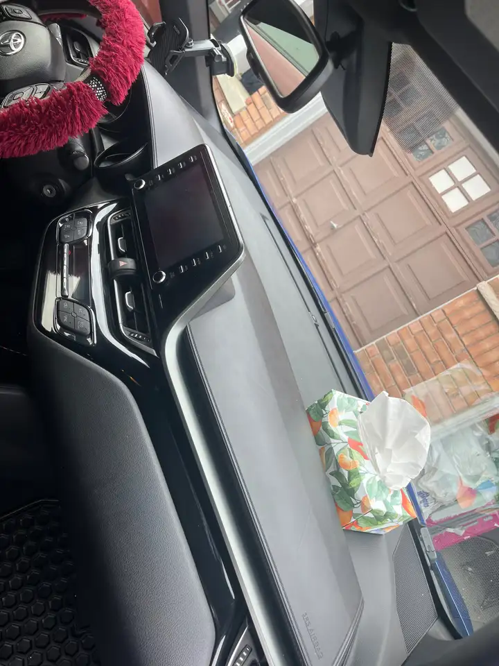 Toyota C-HR снимка Toyota C-HR