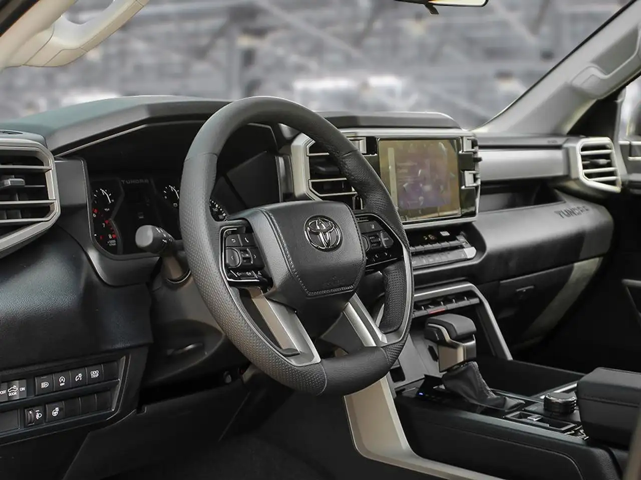 Toyota Tundra снимка Toyota Tundra