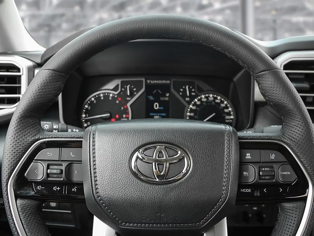 Toyota Tundra снимка Toyota Tundra