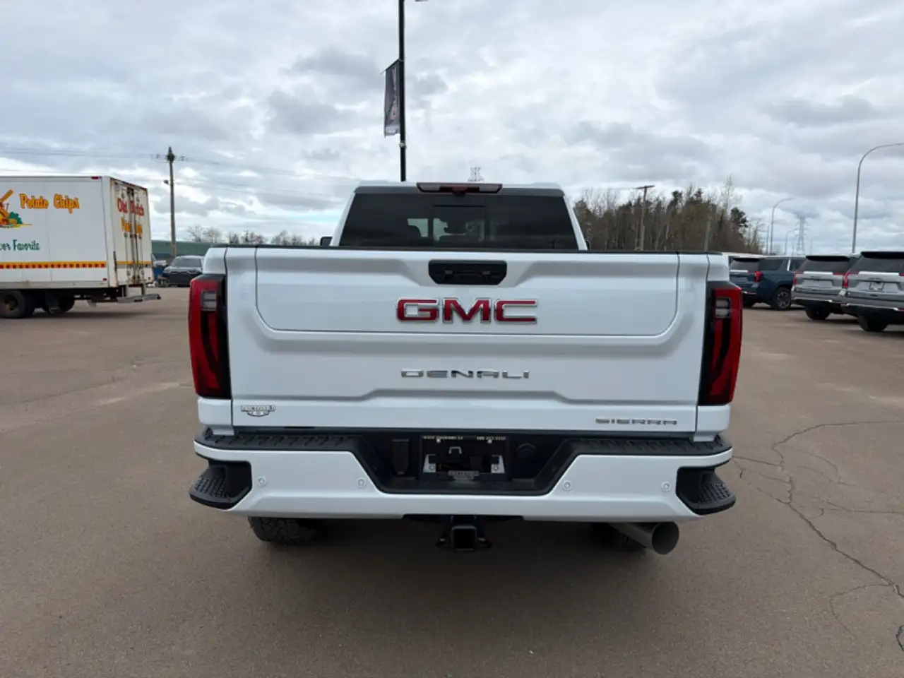GMC Sierra 2500HD снимка GMC Sierra 2500HD