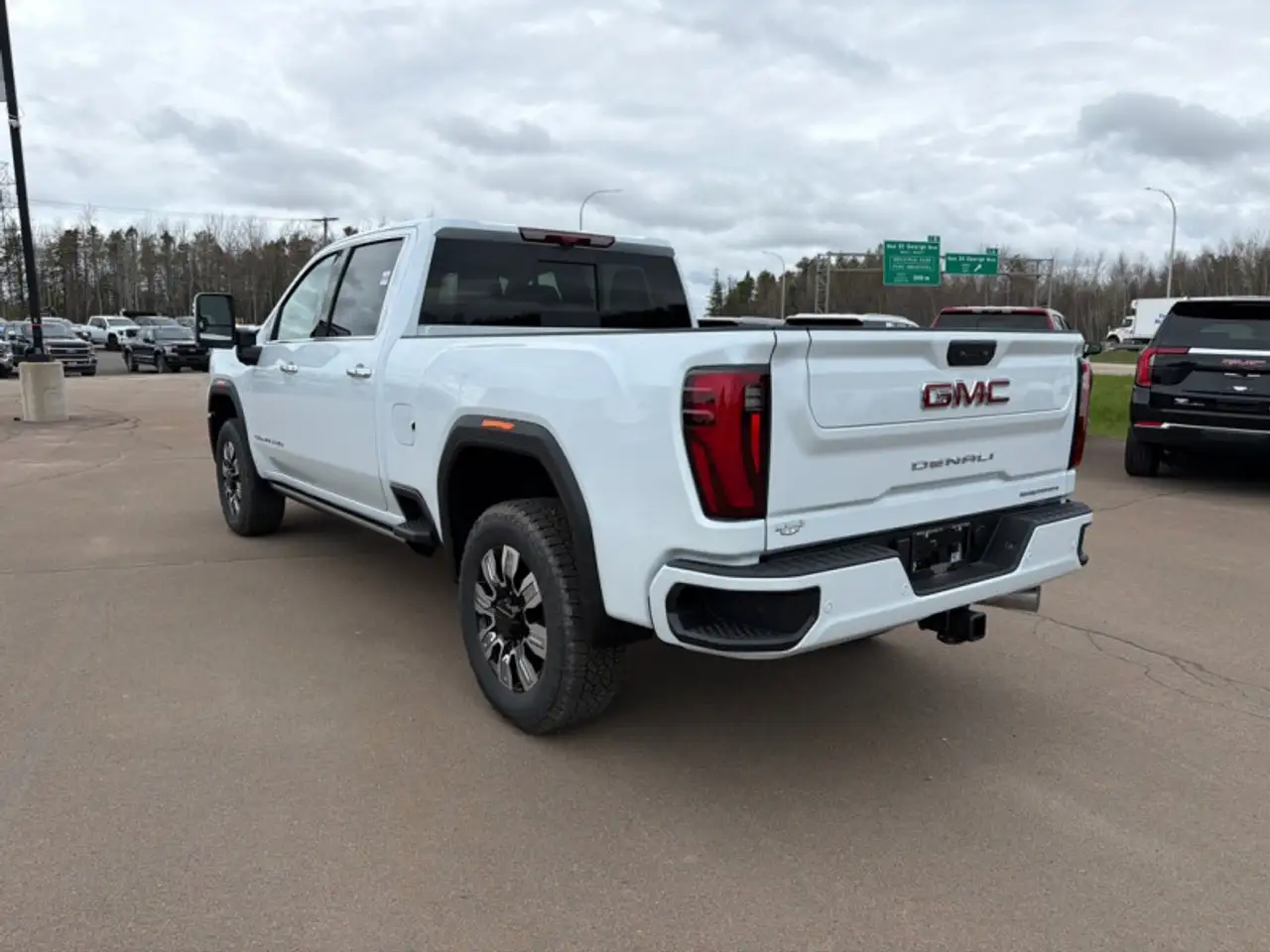 GMC Sierra 2500HD снимка GMC Sierra 2500HD