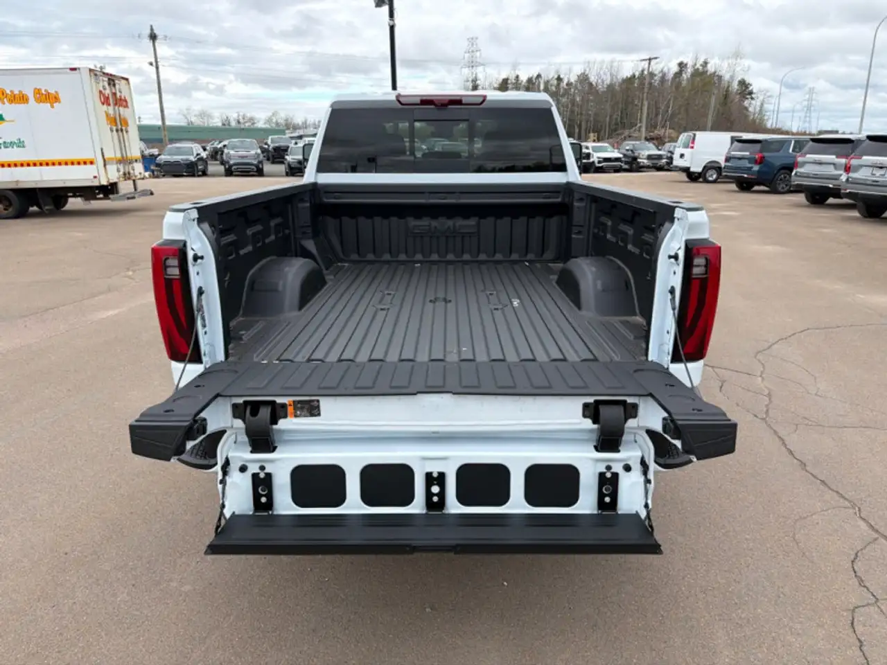 GMC Sierra 2500HD снимка GMC Sierra 2500HD