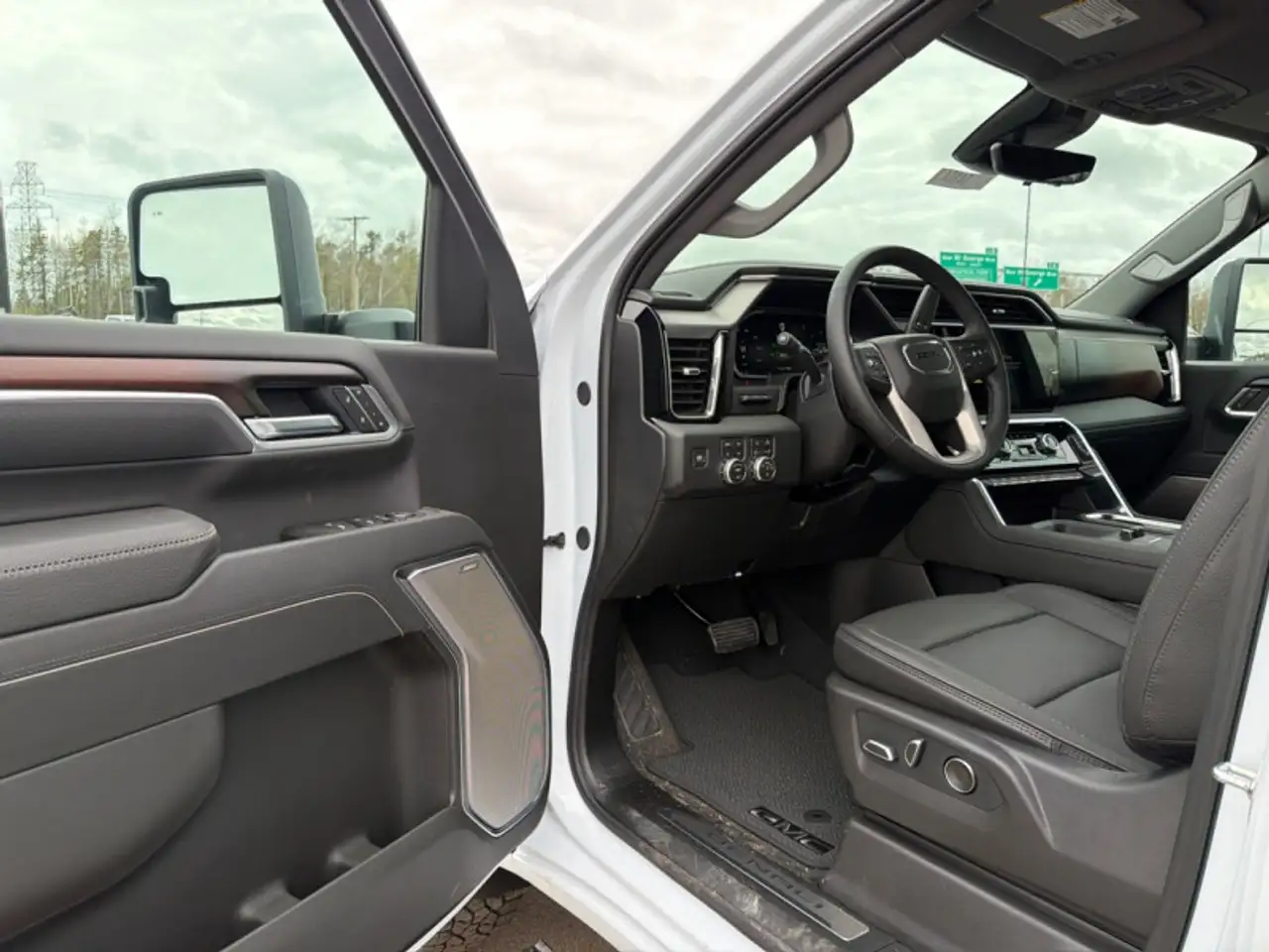 GMC Sierra 2500HD снимка GMC Sierra 2500HD