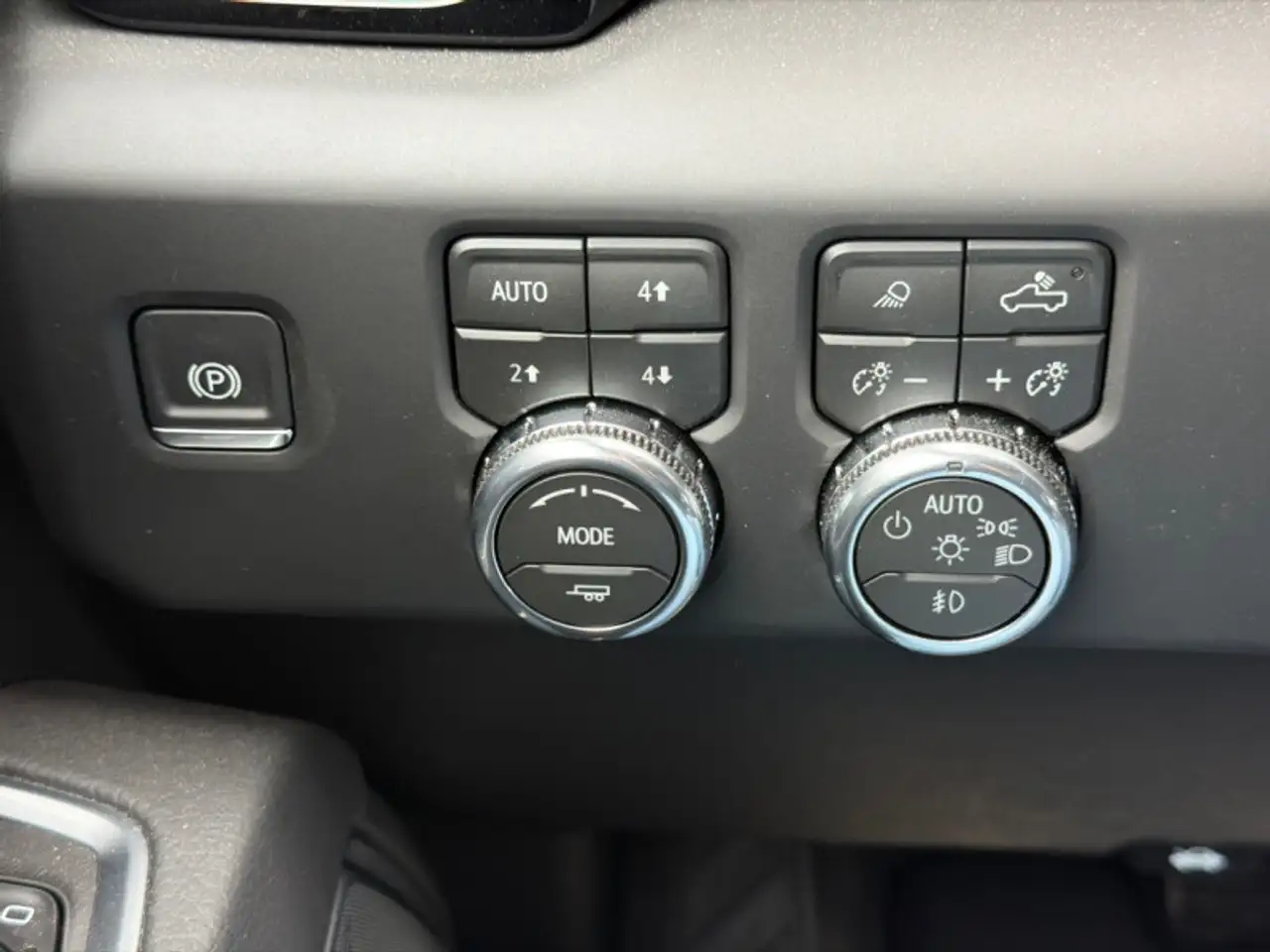 GMC Sierra 2500HD снимка GMC Sierra 2500HD