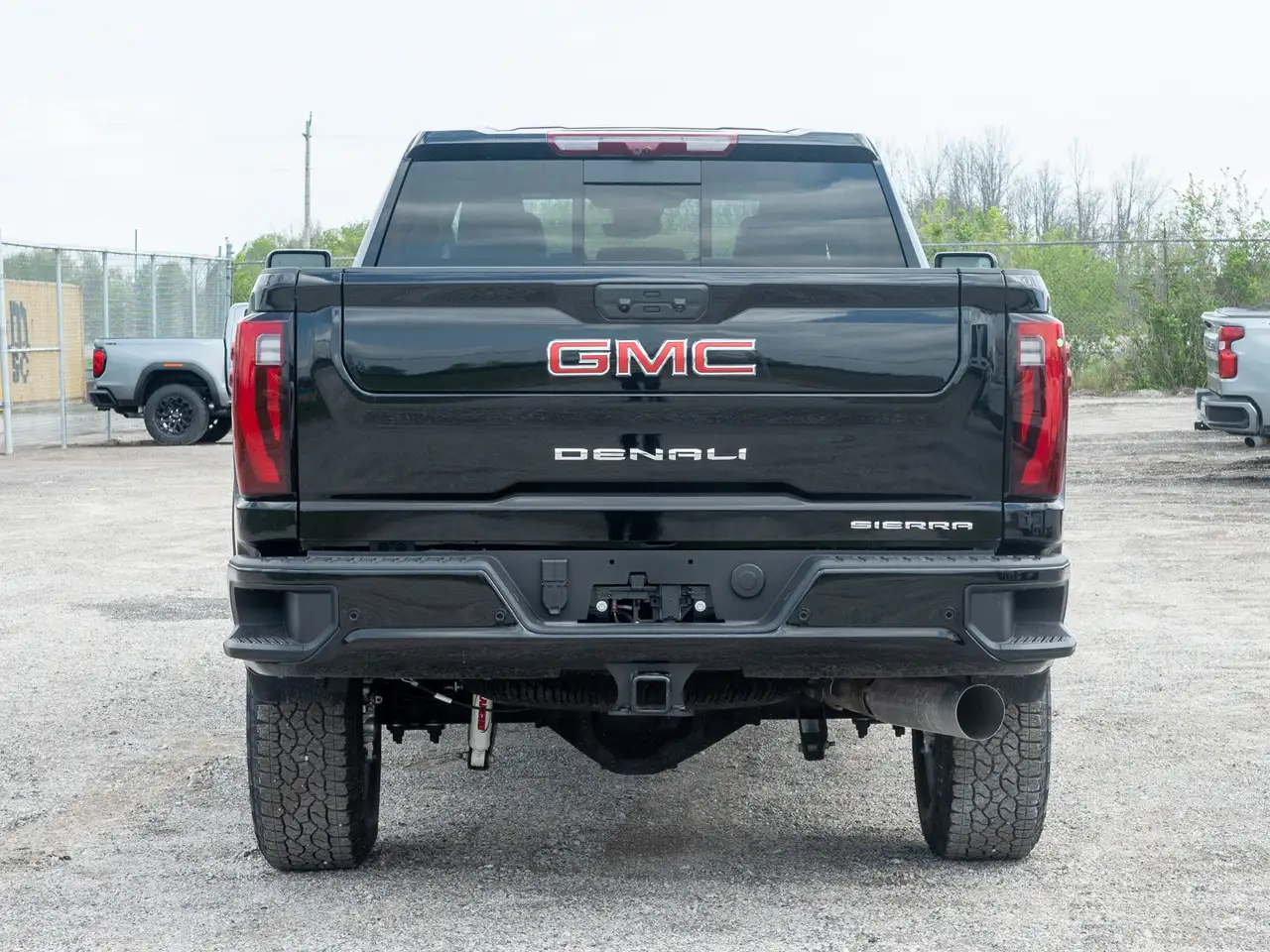 GMC Sierra 2500HD снимка GMC Sierra 2500HD