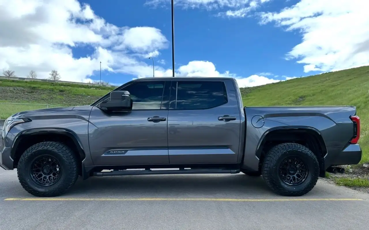 Toyota Tundra снимка Toyota Tundra