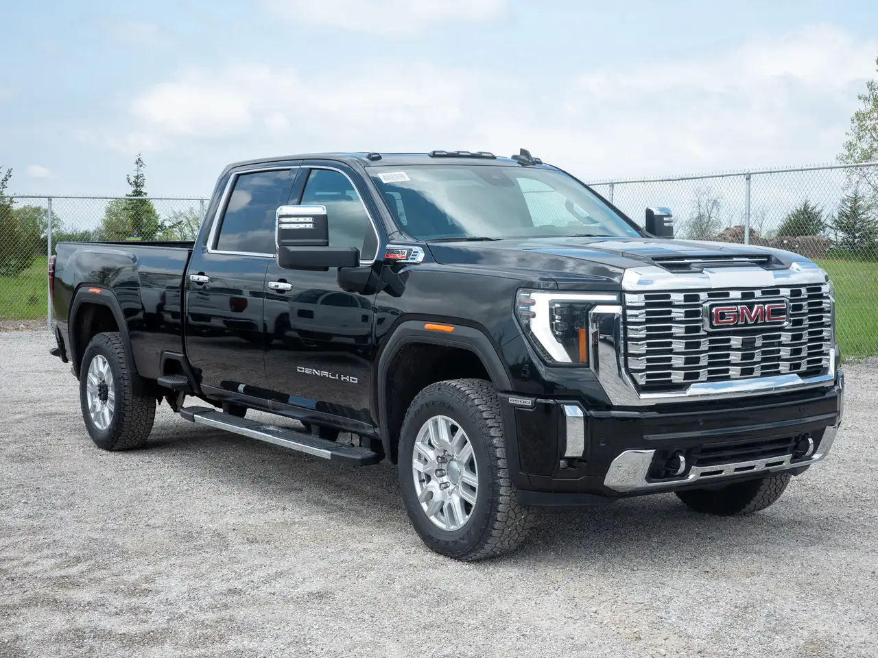 GMC Sierra 2500HD снимка GMC Sierra 2500HD