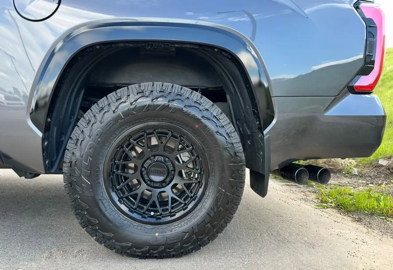 Toyota Tundra снимка Toyota Tundra