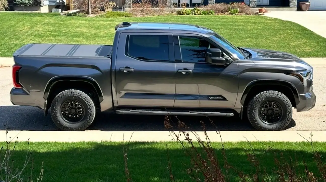 Toyota Tundra снимка Toyota Tundra