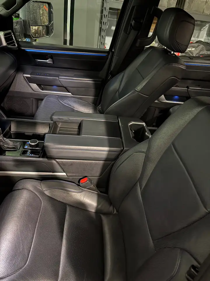 Toyota Tundra снимка Toyota Tundra