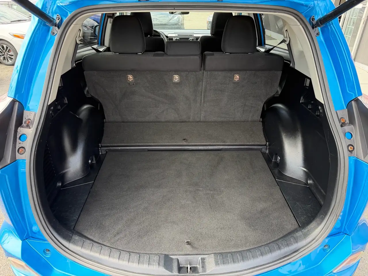 Toyota RAV 4 снимка Toyota RAV 4