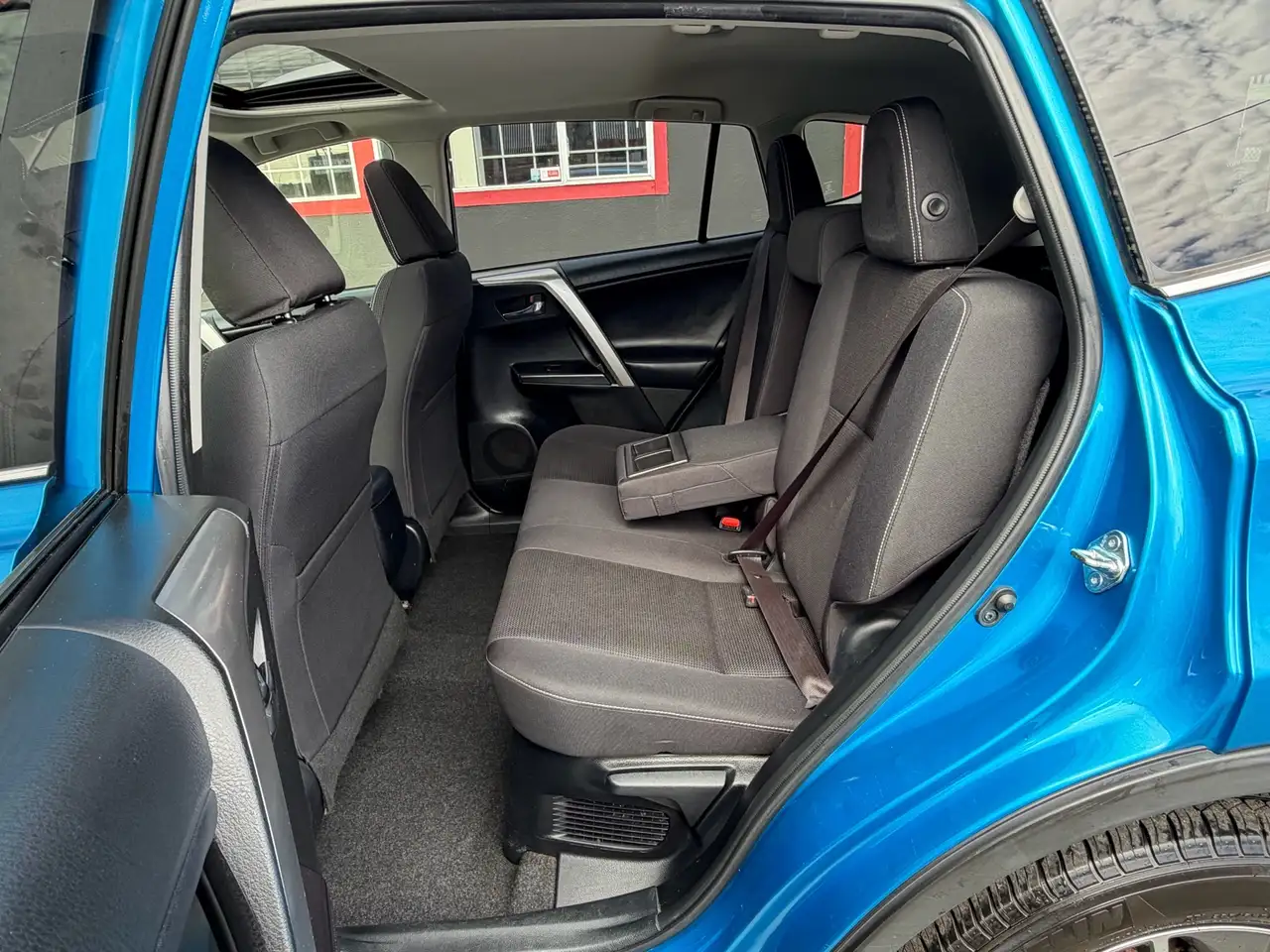 Toyota RAV 4 снимка Toyota RAV 4