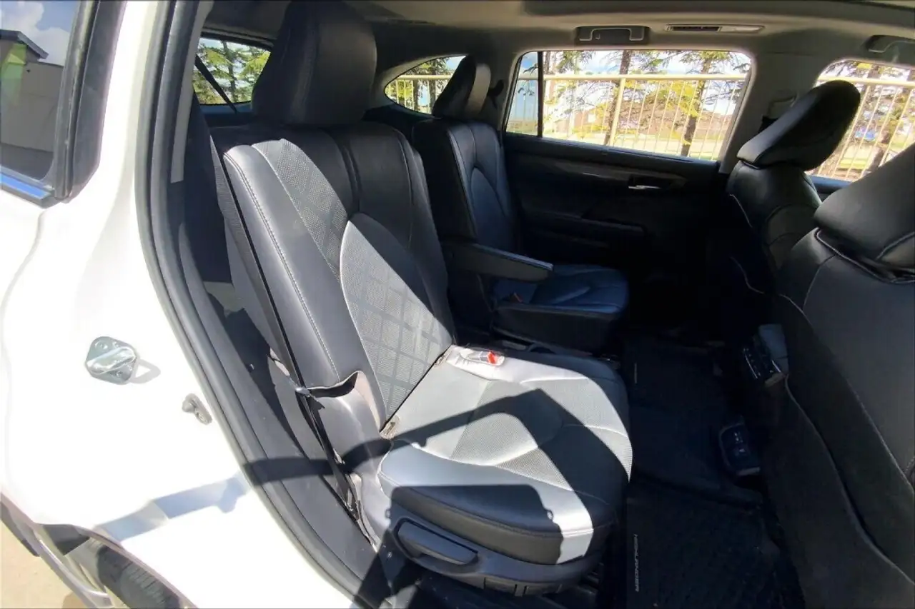 Toyota Highlander photo Toyota Highlander