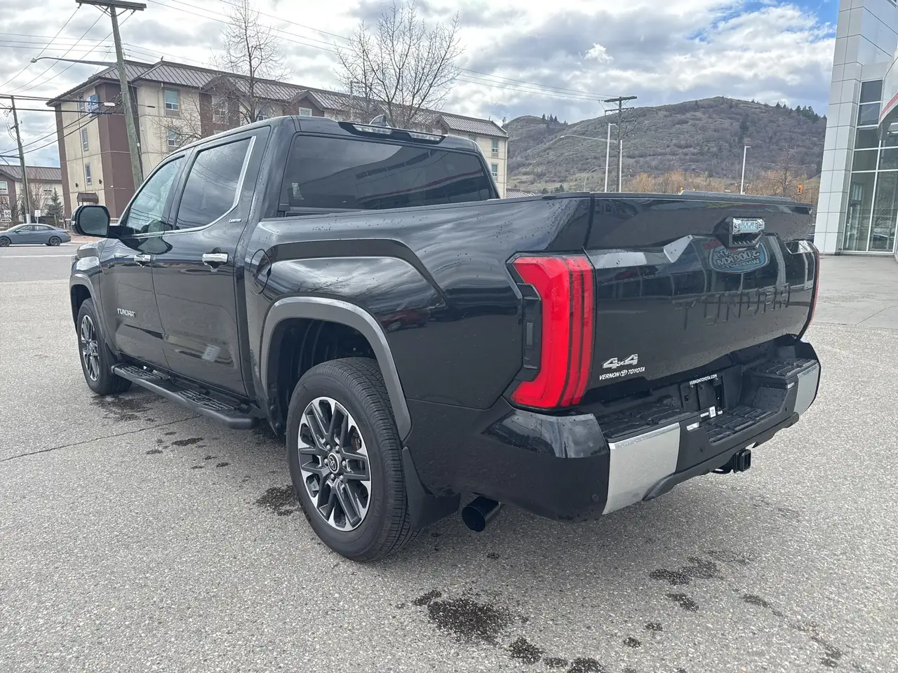Toyota Tundra снимка Toyota Tundra