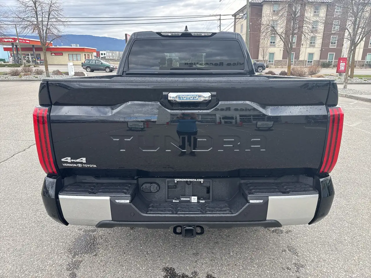 Toyota Tundra снимка Toyota Tundra