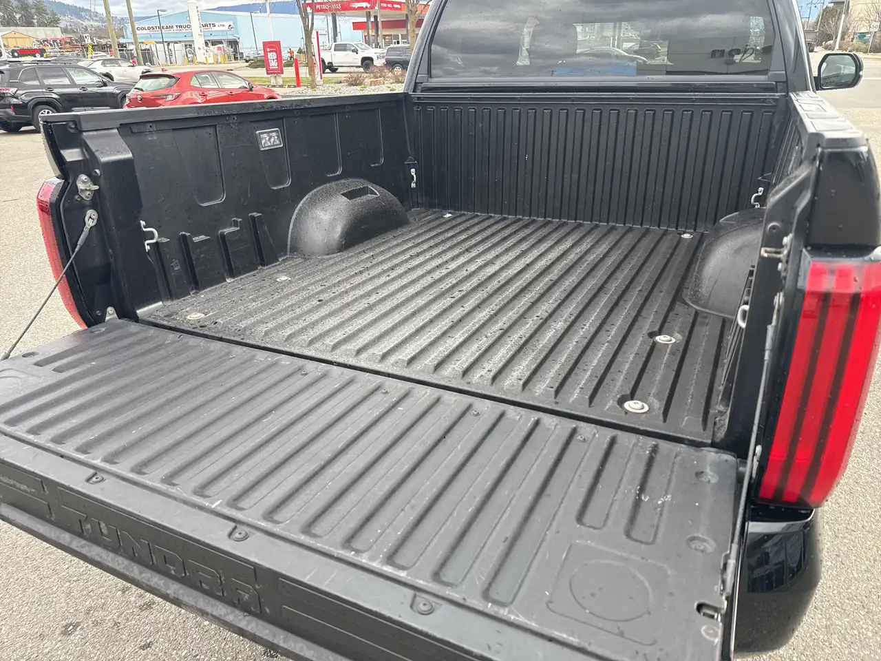 Toyota Tundra снимка Toyota Tundra