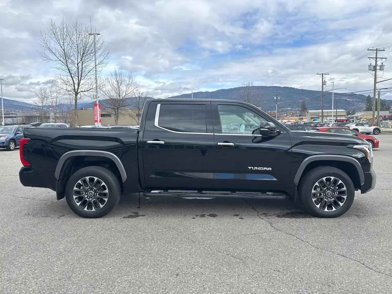 Toyota Tundra снимка Toyota Tundra