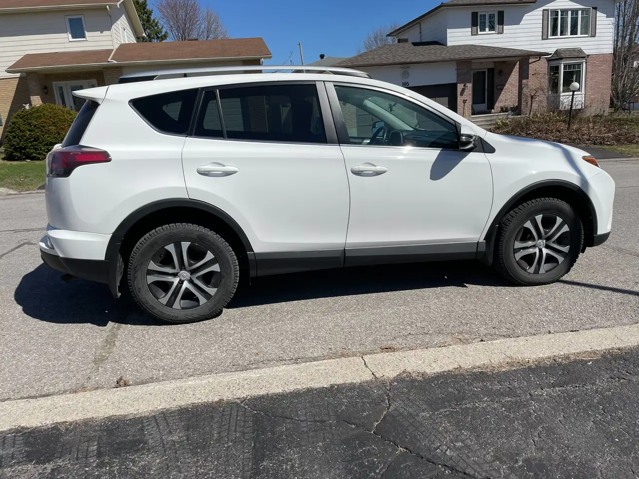 Toyota RAV 4 снимка Toyota RAV 4